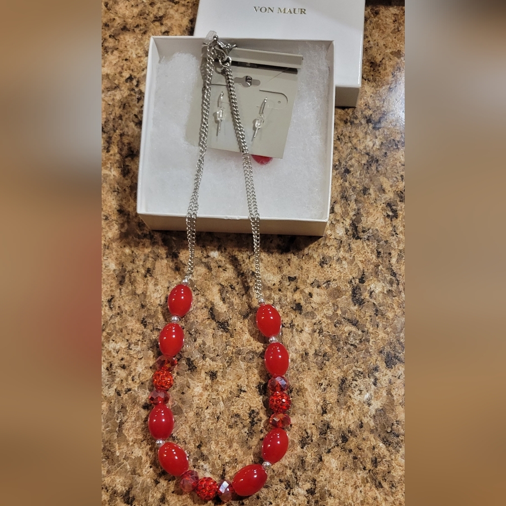 Red Beaded Jewelry Set - Picture 2 of 5